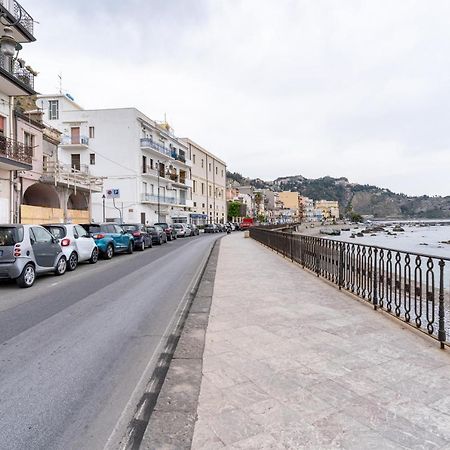Giardini Naxos Lovely Flat In Front Of The Beach Ngoại thất bức ảnh