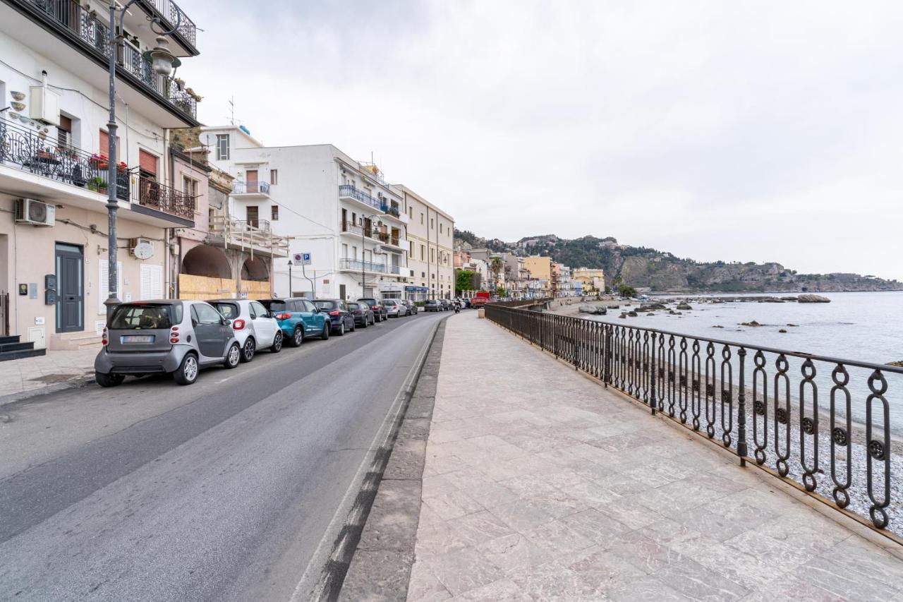 Giardini Naxos Lovely Flat In Front Of The Beach Ngoại thất bức ảnh