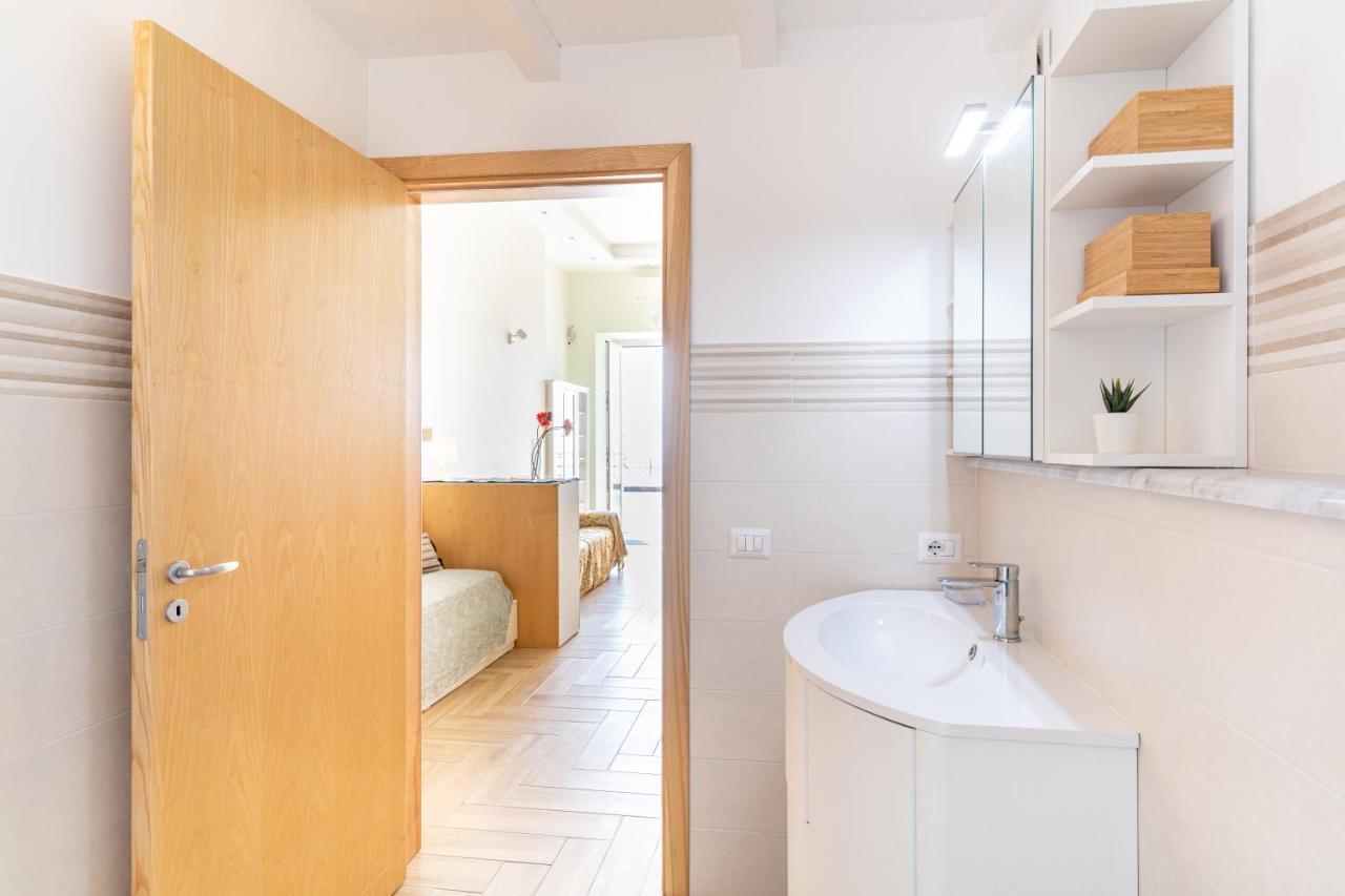 Giardini Naxos Lovely Flat In Front Of The Beach Ngoại thất bức ảnh